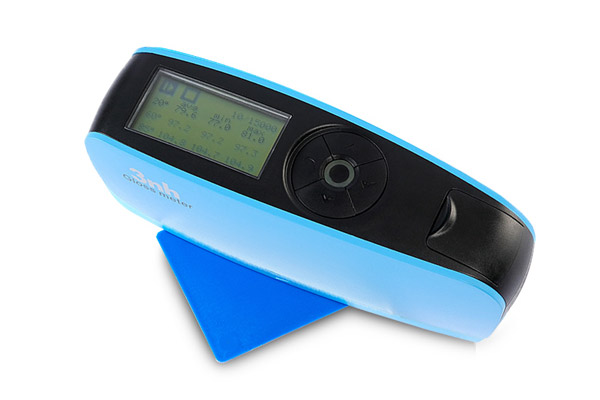 1644540019512764.jpg 光泽度仪测量汽车漆膜光泽度.jpg