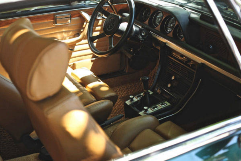 1703060762423974.png 汽车内饰件