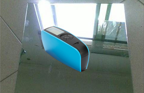 光泽度仪测不锈钢镜面板